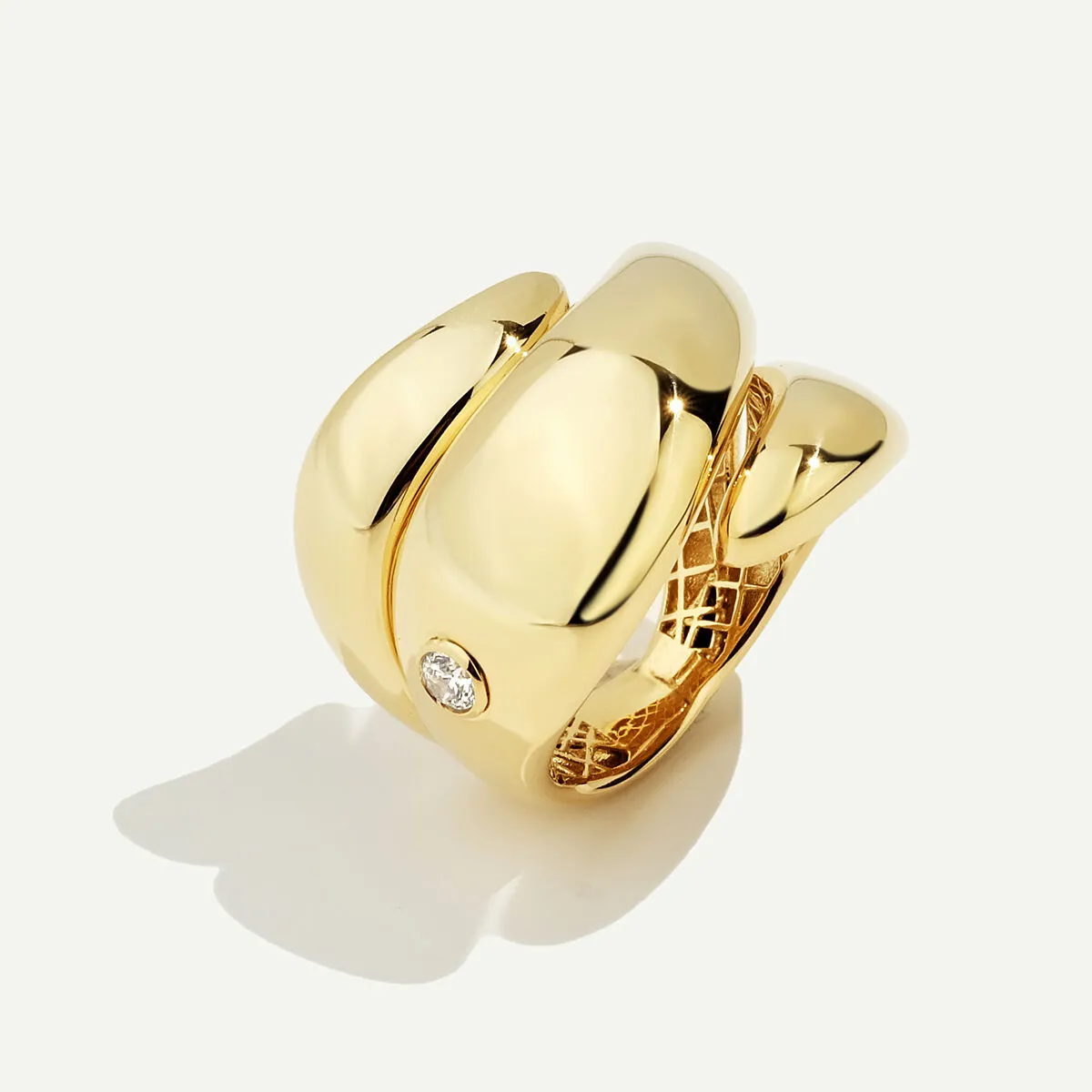 14 Ayar Altın Modern Kıvrımlı Tek Taş Detaylı Yüzük