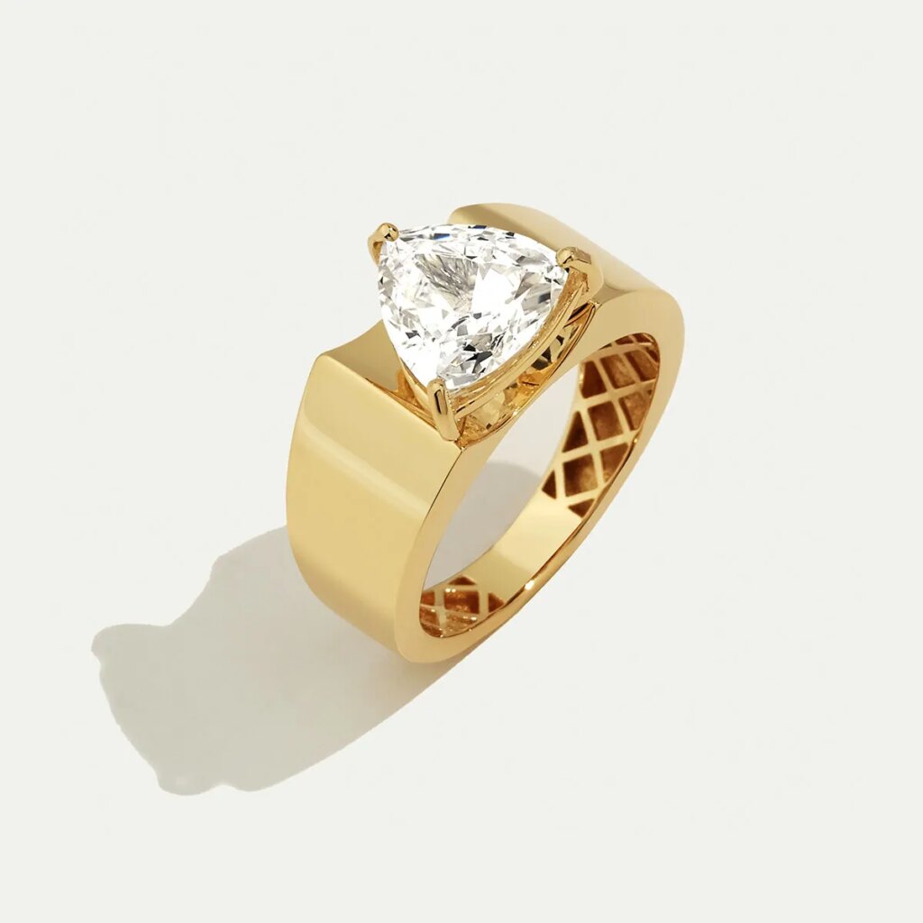 14 Ayar Altın Üçgen Taş Detaylı Yüzük