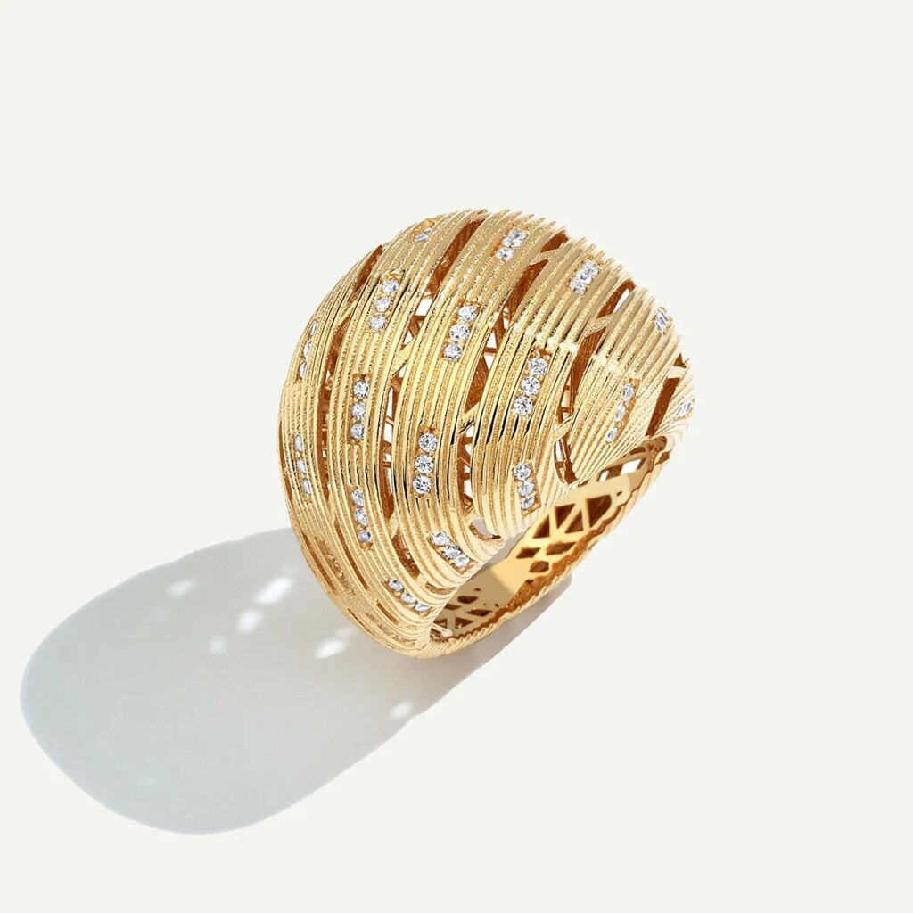 14 Ayar Altın Fırçalı Yüzeyli Taşlı Yüzük