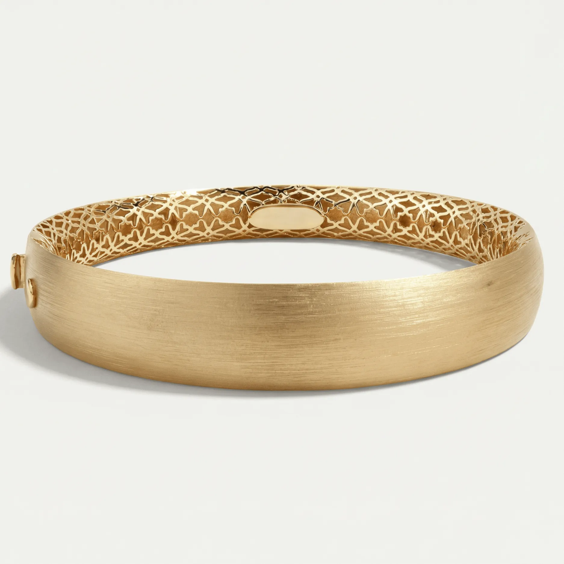 14 Ayar Altın Mat Yüzeyli Kelepçe