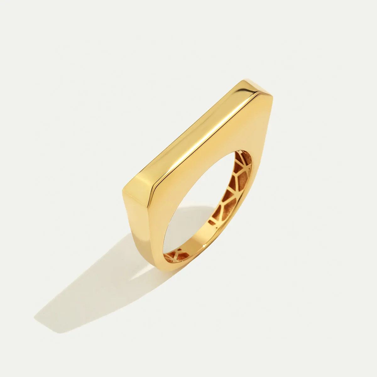 Baget 14 Ayar Altın Köşeli Yüzük