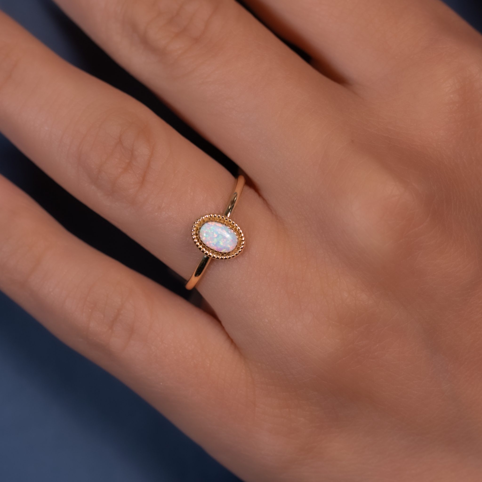 Oval Taşlı 14 Ayar Altın Yüzük